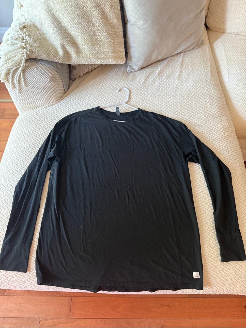 Vuori long-sleeve feather tee